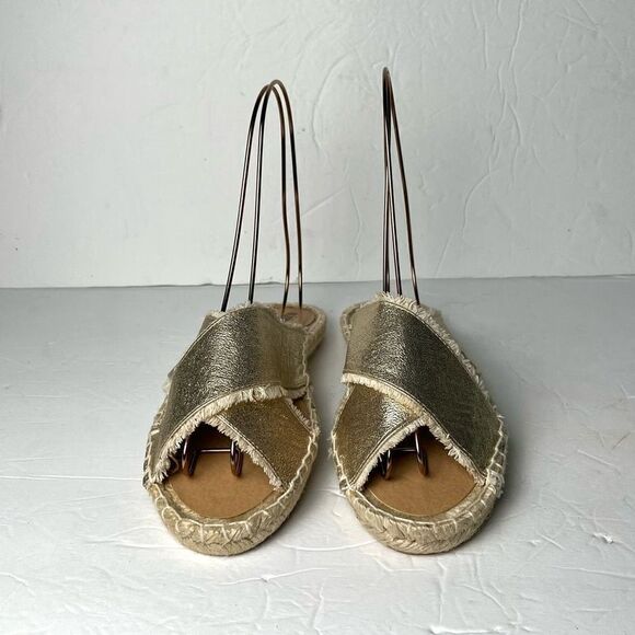 Olivia Miller Women’s Size 6 Joseline Fringe Metallic Gold Slide Flat Sandals - Picture 3 of 8